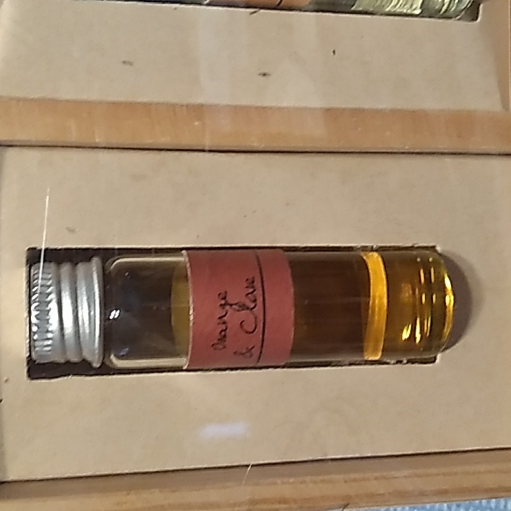 Assorted Essential Oil Blends - Picture 2 of 5